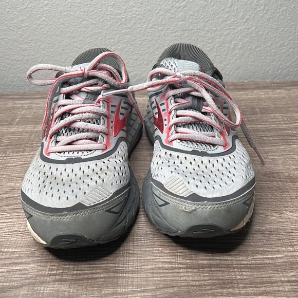Women’s Brooks Shoes Size 8 Gray/Fuchsia - Picture 5 of 8